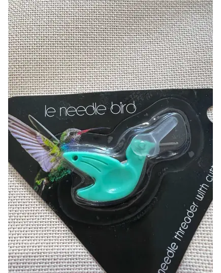 Hummingbird Needle Threader and Cutter by Sew Tasty - Green