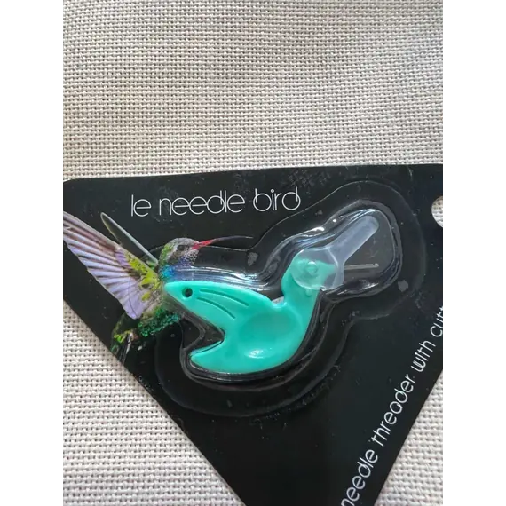 Hummingbird Needle Threader and Cutter by Sew Tasty - Green