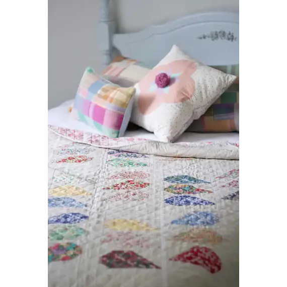 Espalier Quilt Pattern by Wife Made Designs